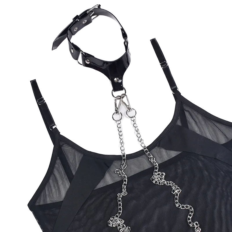 Body-Bondage-Noir-Mystique-avec-Chaines-et-menottes