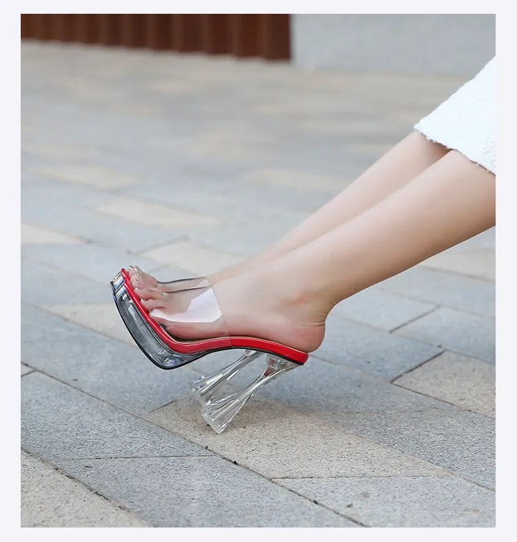 Mule-Transparente-Rouge-Touch-2024